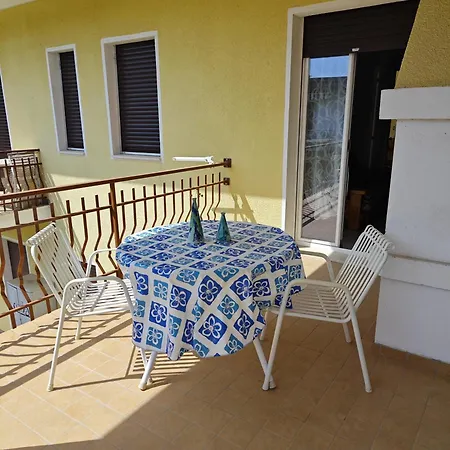 R 39 - Trilocale Con Ampio Terrazzo Lägenhet *