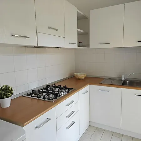 R 39 - Trilocale Con Ampio Terrazzo