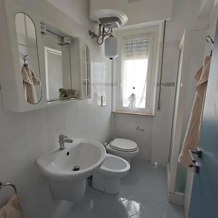 Lägenhet R 39 - Trilocale Con Ampio Terrazzo *
